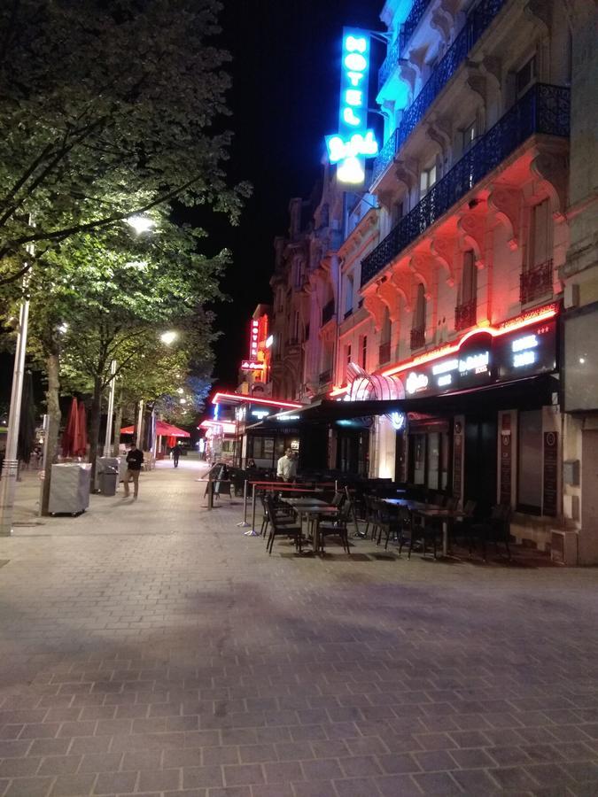 Le Monopole Hotel Реймс Екстериор снимка